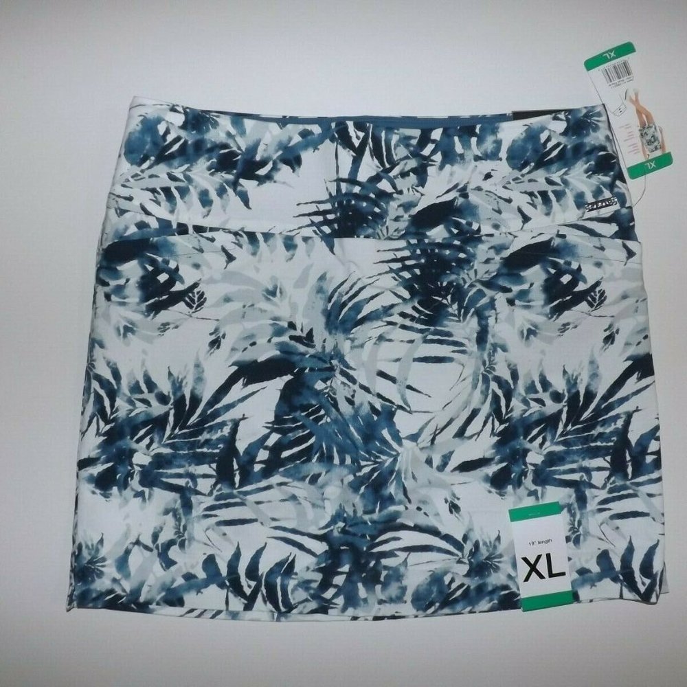SC & CO BLUE Floral Skirt Skort 360 Tummy  Control - Picture 4 of 6
